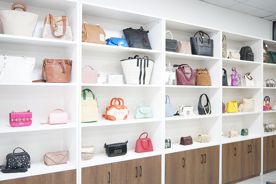Milestone Handbag Showroom Left - 960 - 640