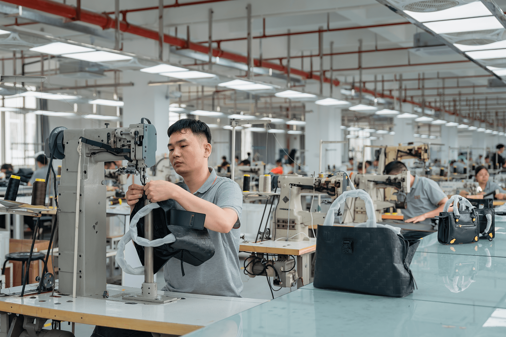 Milestone Worker Stitching Handbag 5-min